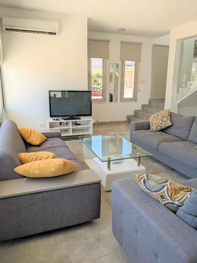 T&E Villa Larnaca Luaran gambar