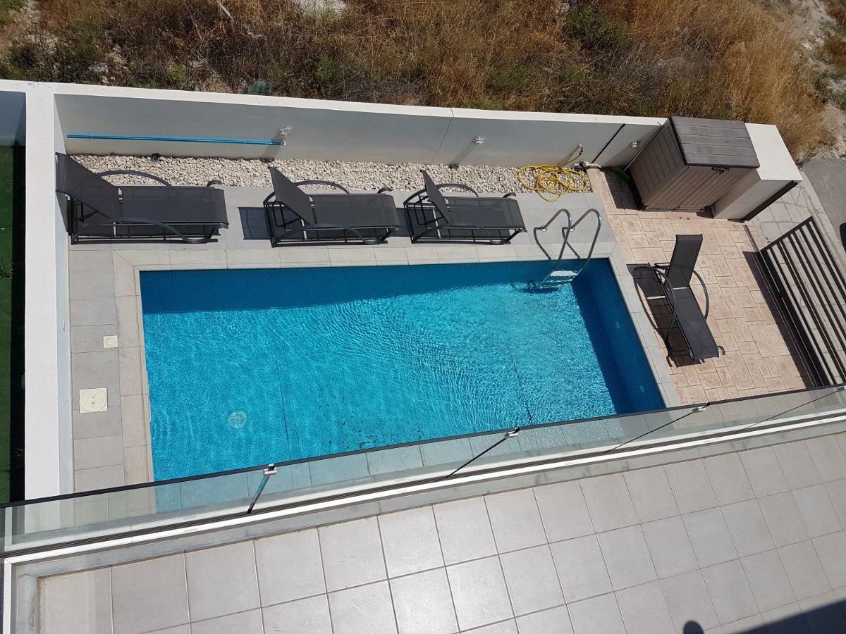 T&E Villa Larnaca Luaran gambar